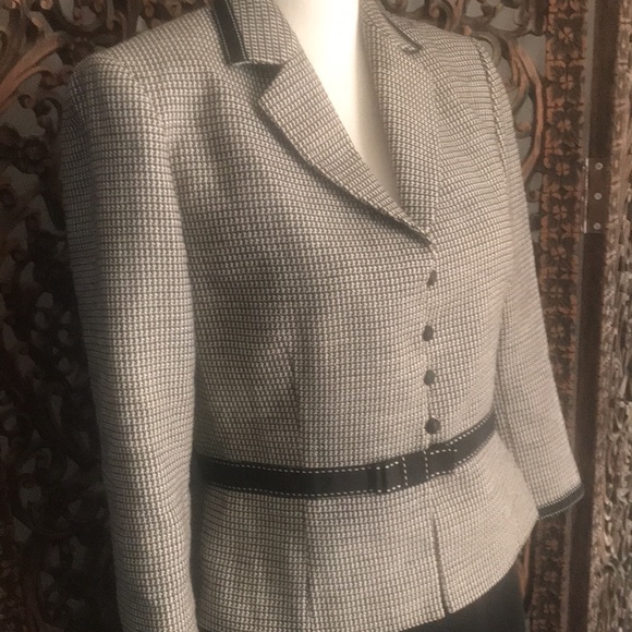 Tahari Arthur S Levin peplum Checked Suit Size 8 - Picture 3 of 9